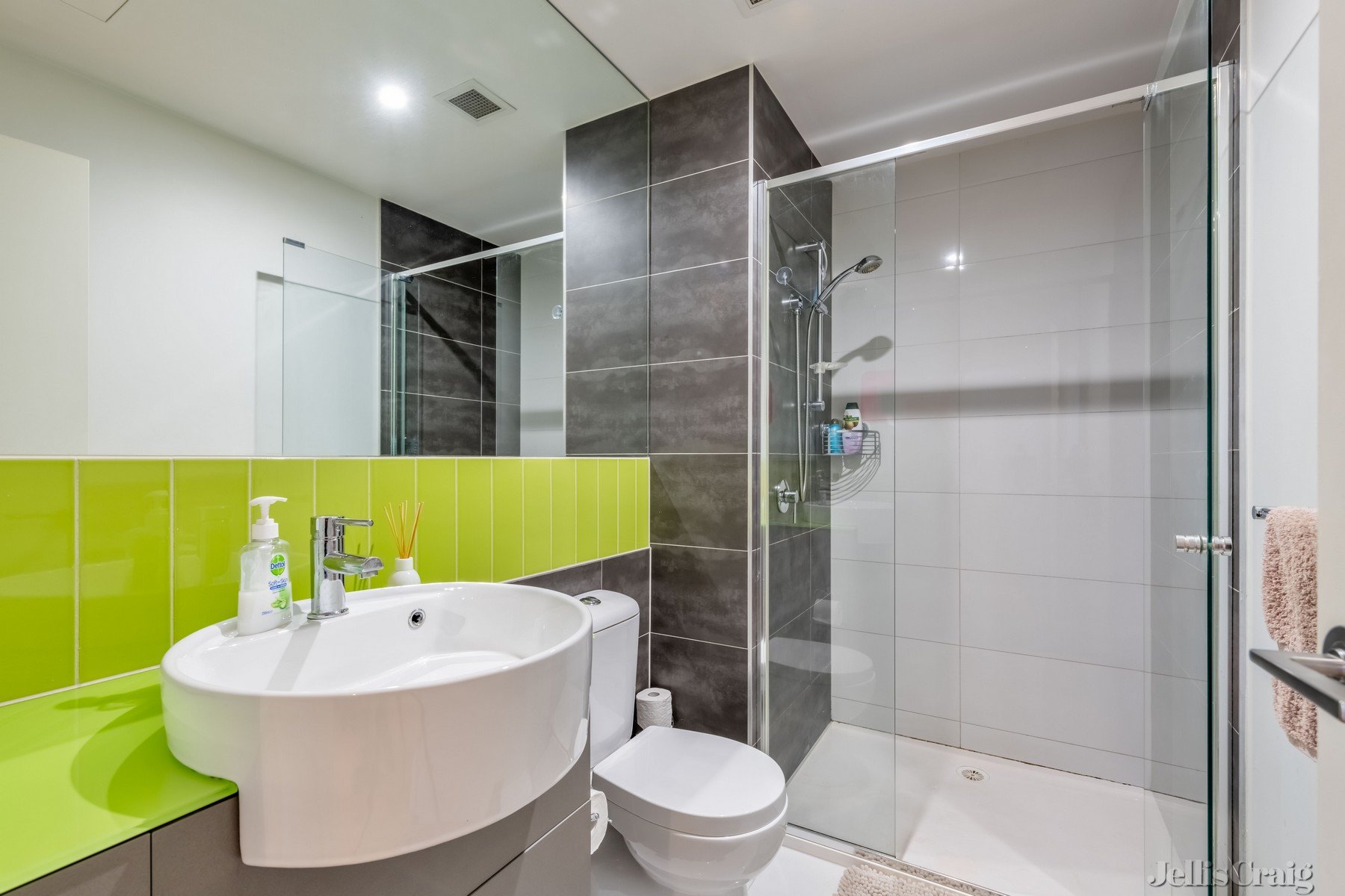 210/1 Flynn Close, Bundoora image 5