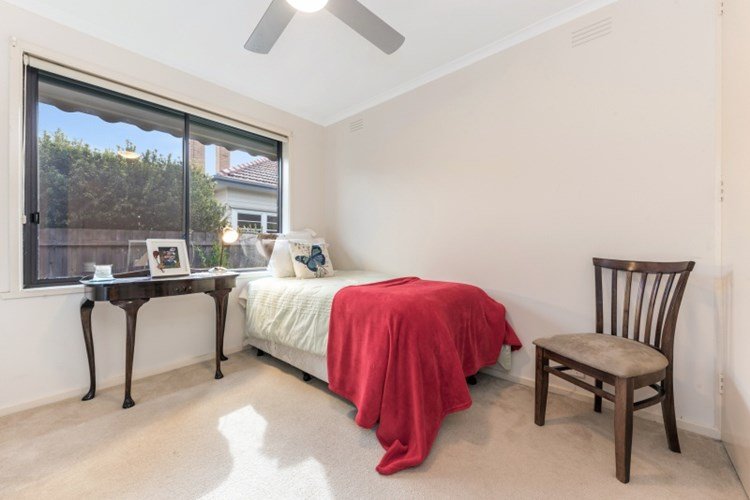 2/101 Roslyn Road, Belmont image 5