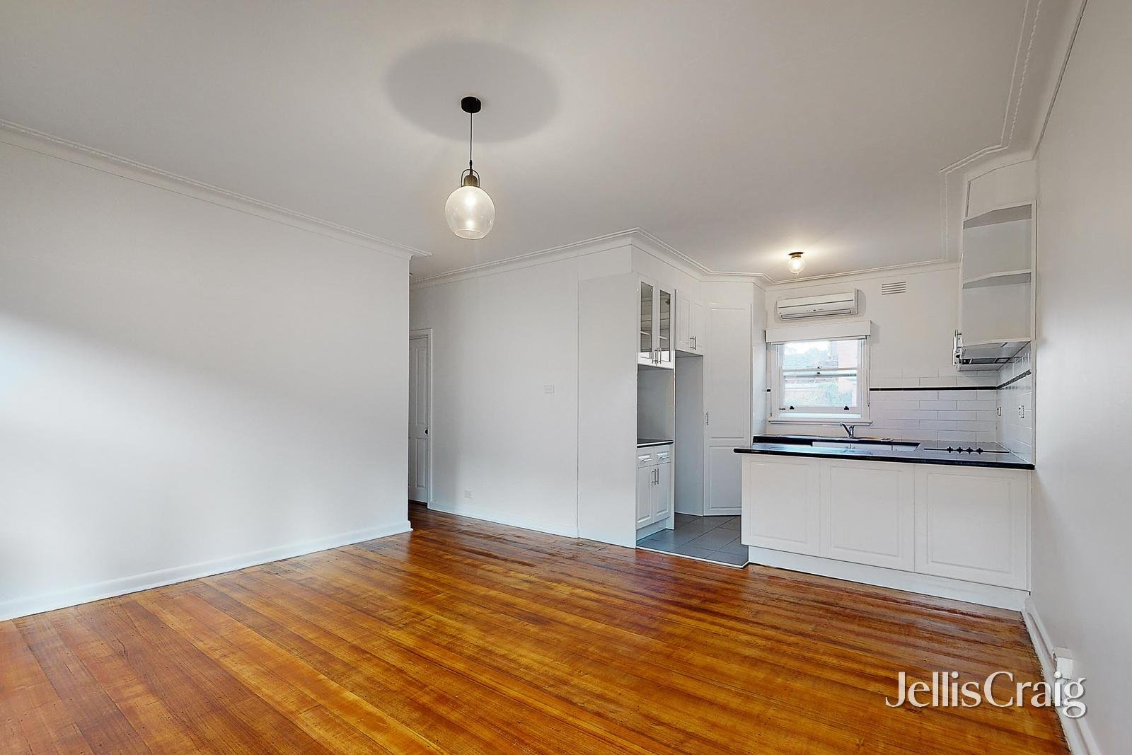 2/101 Woodland Street, Essendon image 3