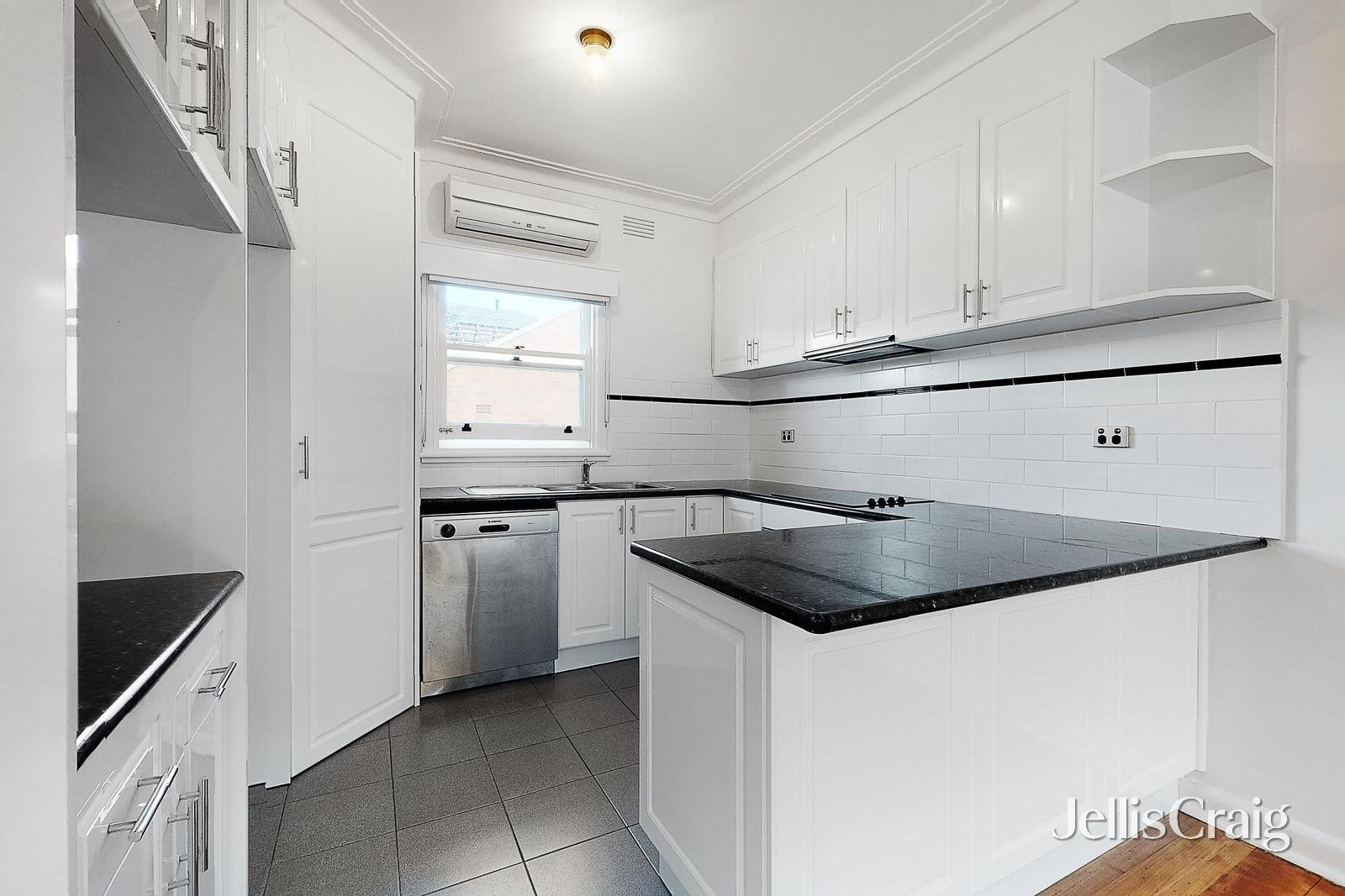 2/101 Woodland Street, Essendon image 5