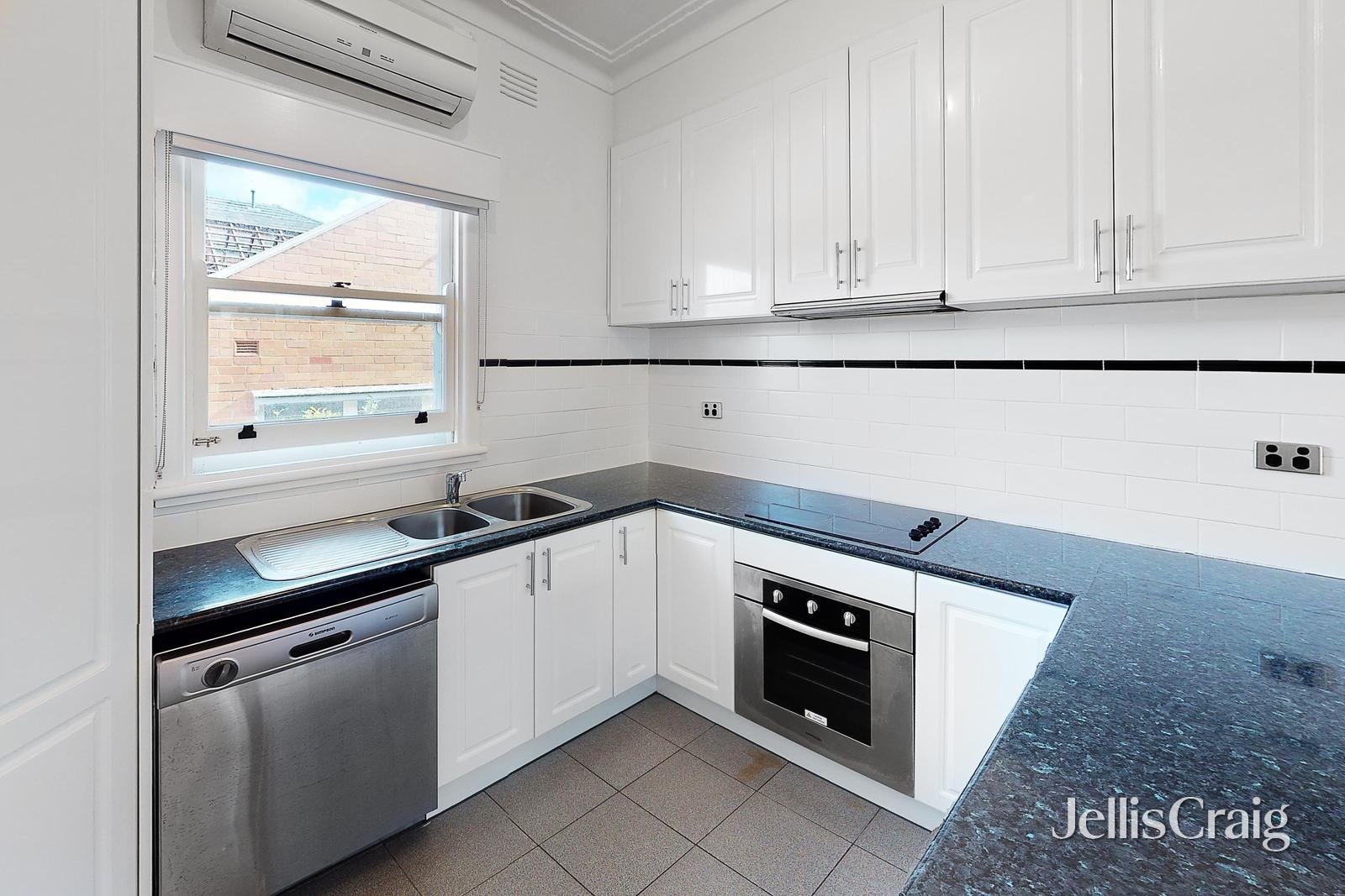 2/101 Woodland Street, Essendon image 6