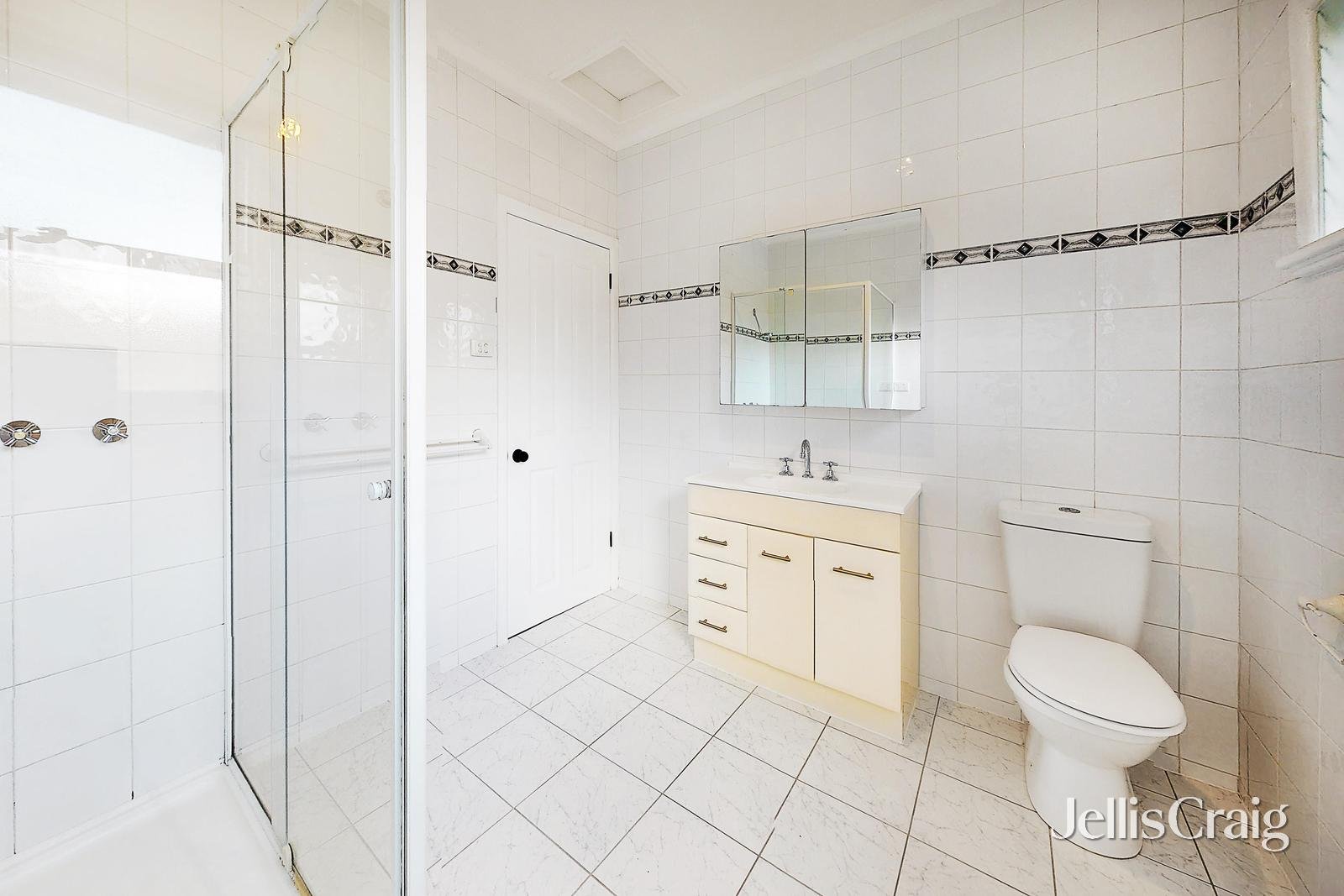 2/101 Woodland Street, Essendon image 9