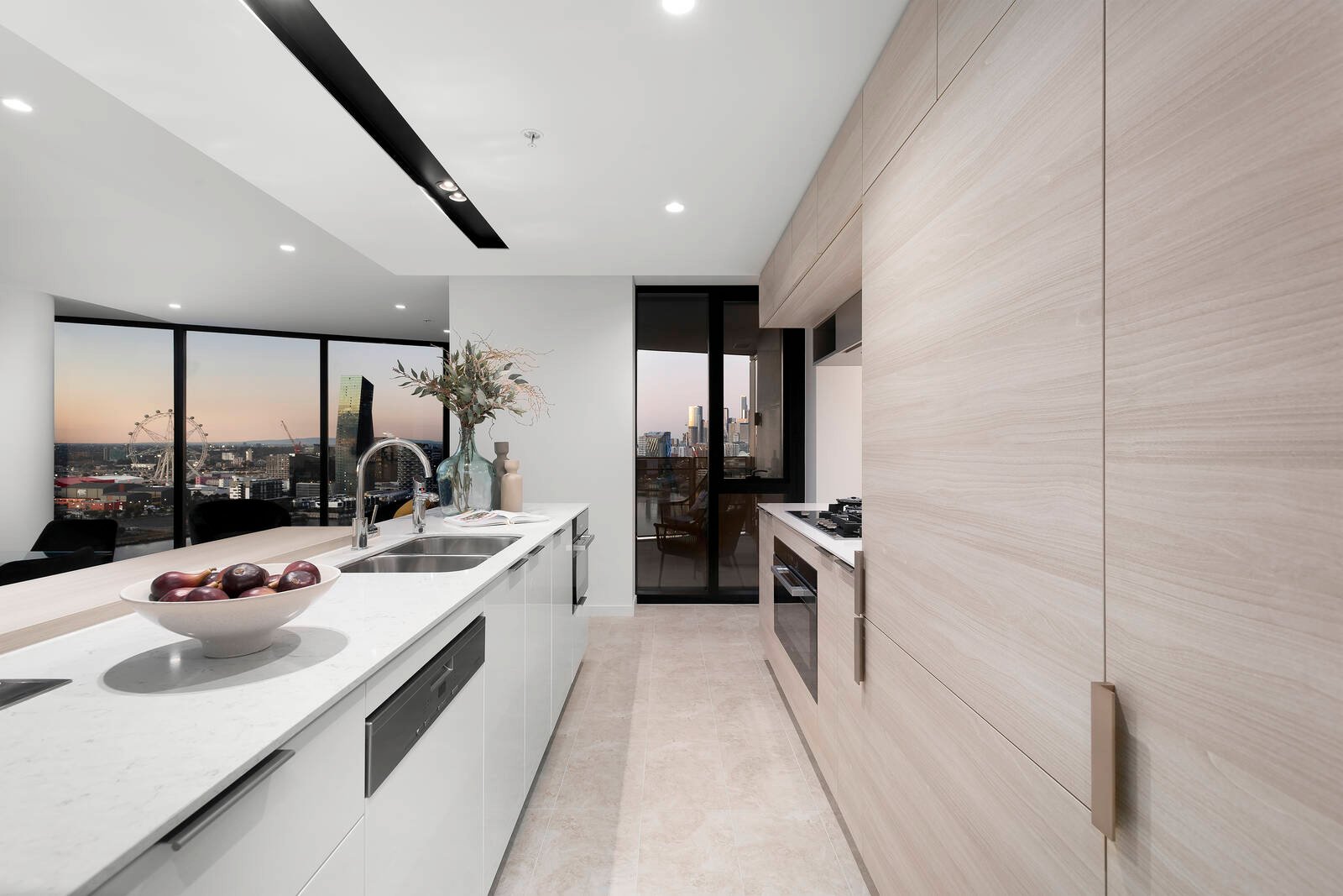 2101/103 South Wharf Drive, Docklands image 1