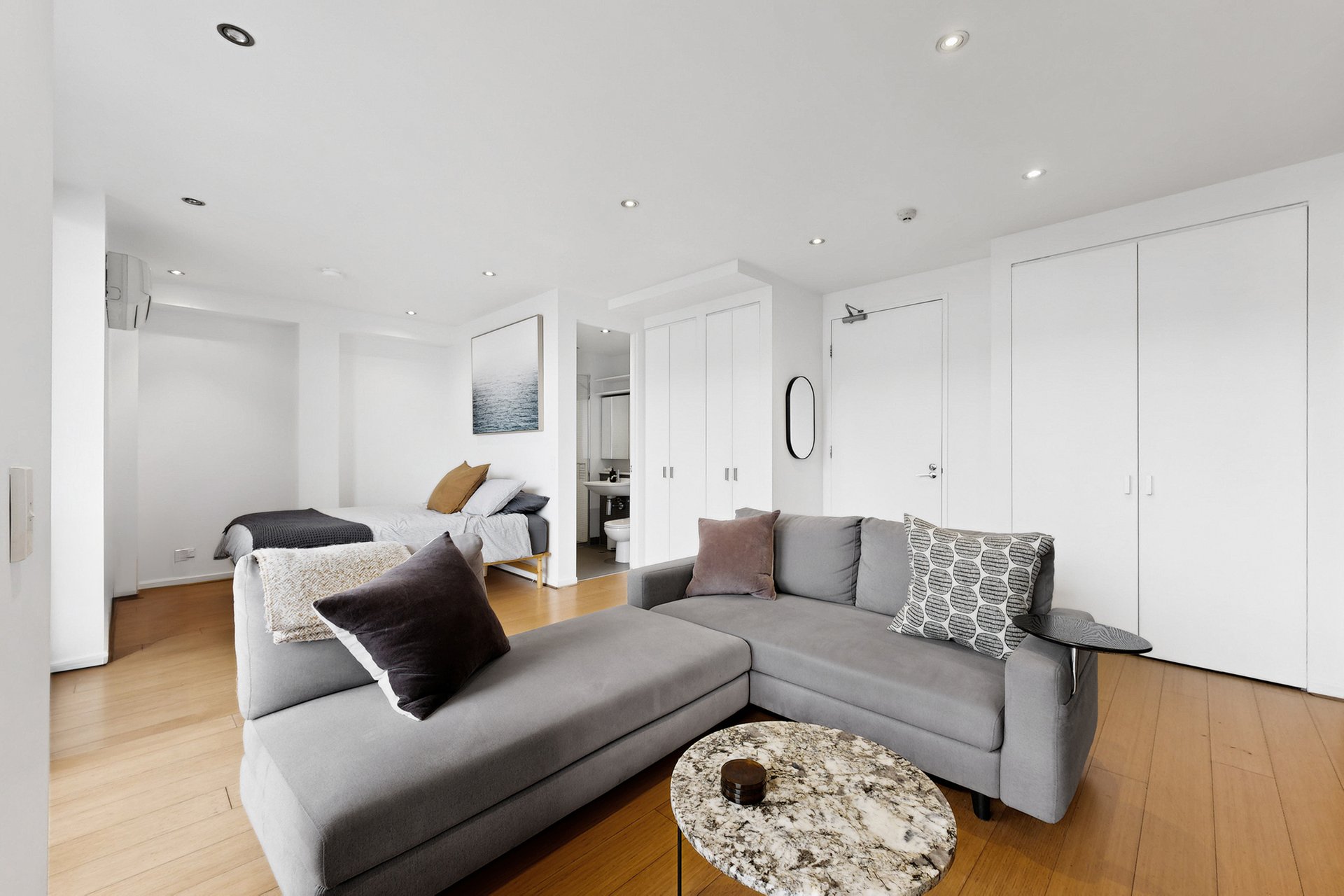 210/122 Ormond Road, Elwood image 4
