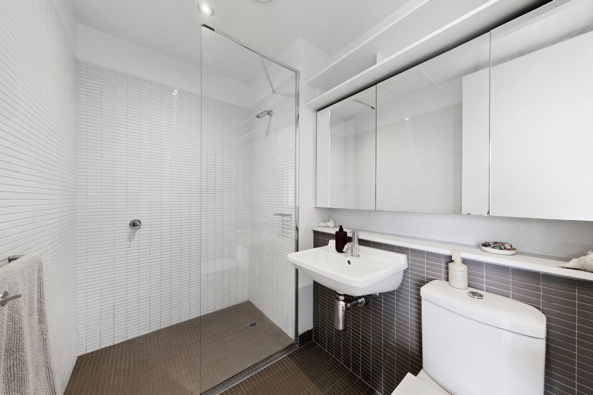 210/122 Ormond Road, Elwood image 14