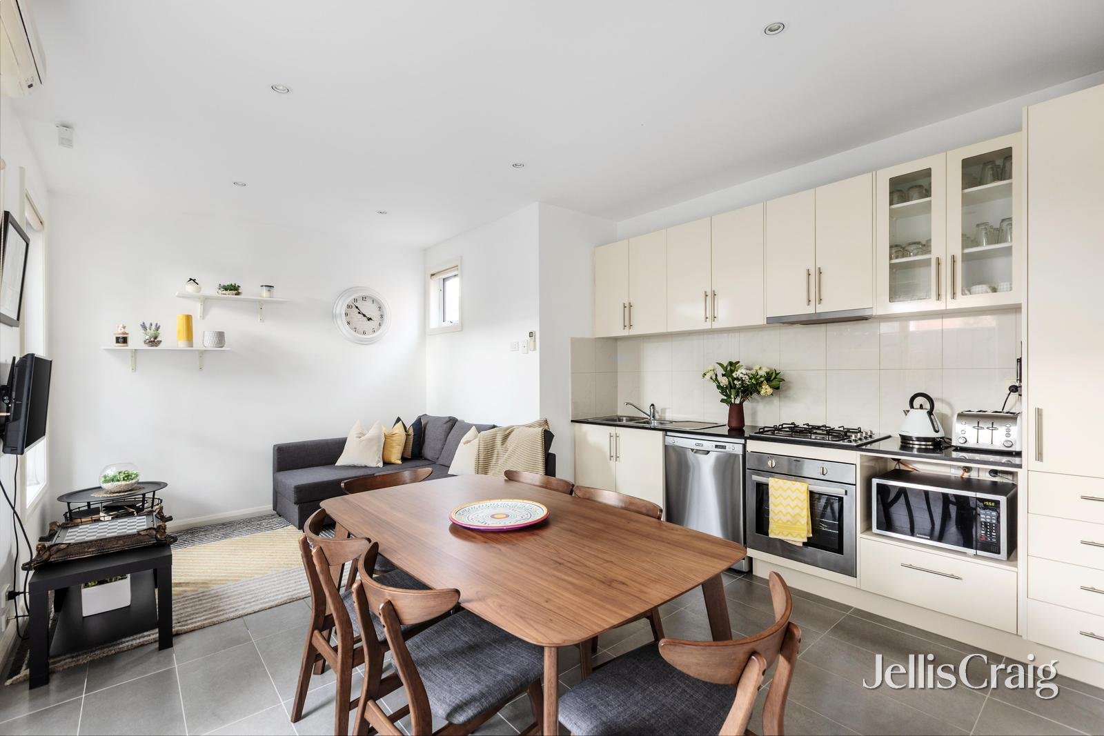 2/1015 Nepean Highway, Moorabbin image 2