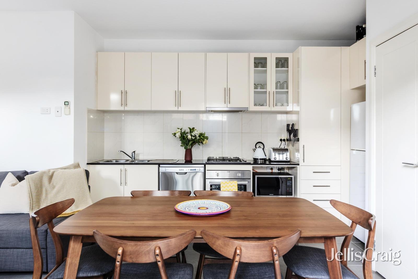 2/1015 Nepean Highway, Moorabbin image 3