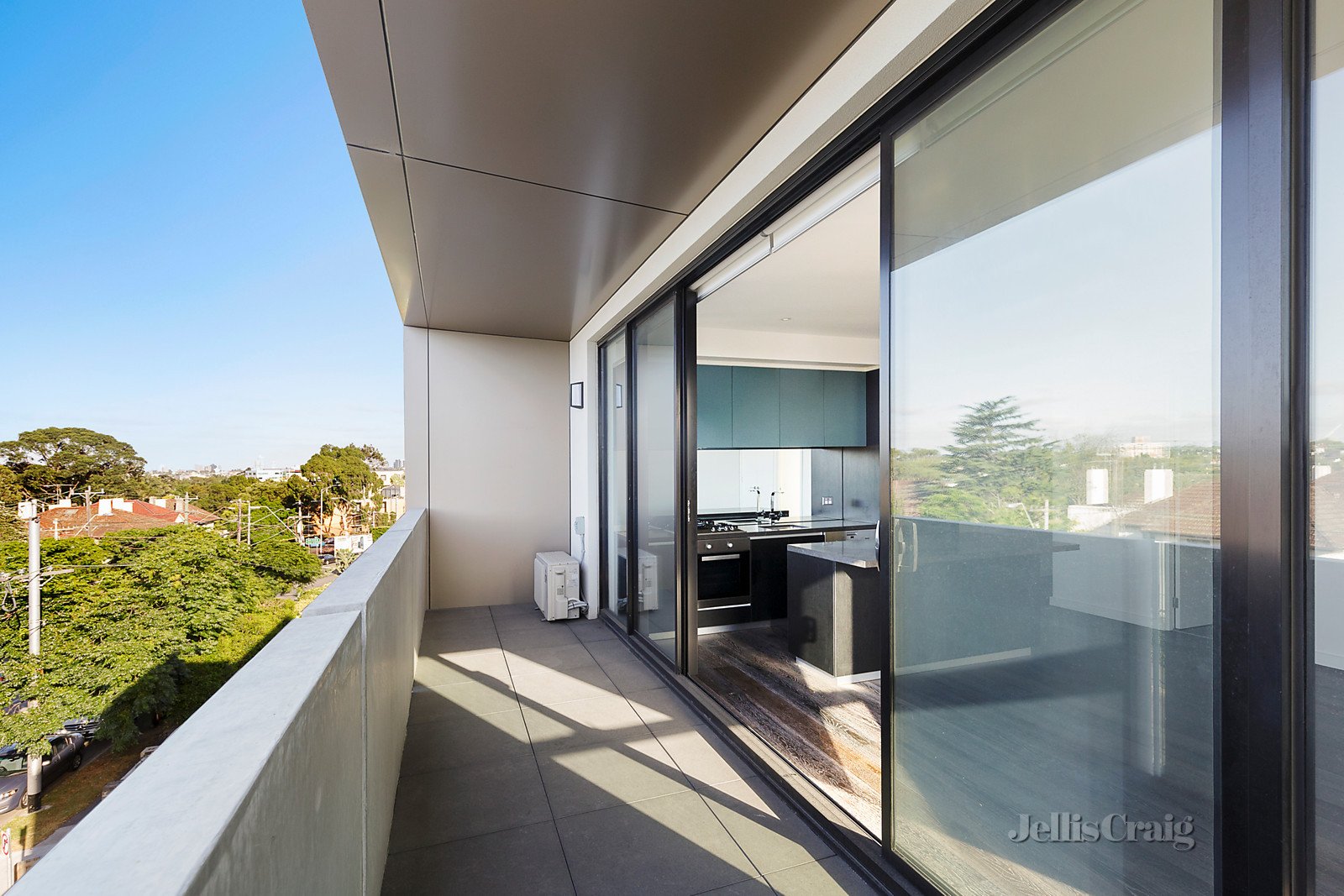 210/17 Riversdale Road, Hawthorn image 5