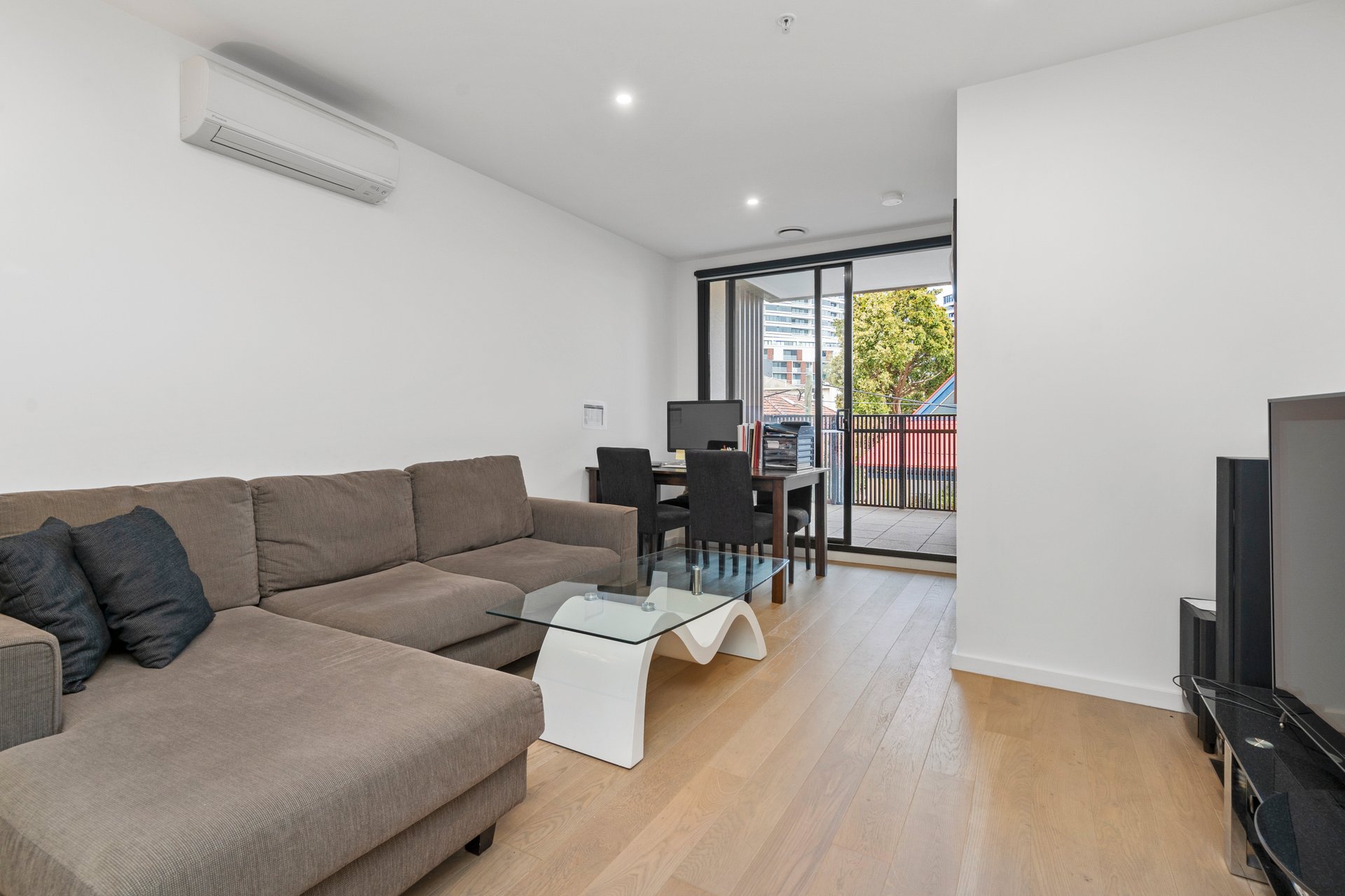 Property Gallery Thumbnail 4