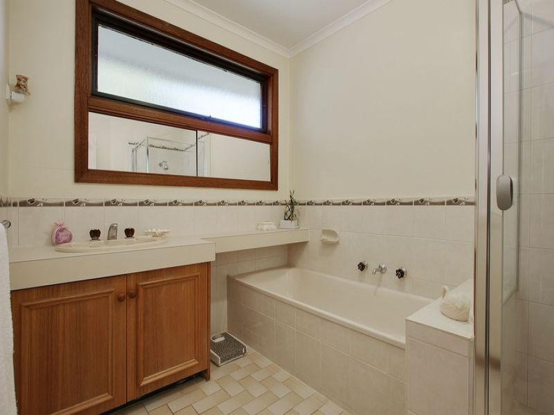 2/102 Bedford Road, Heathmont image 7