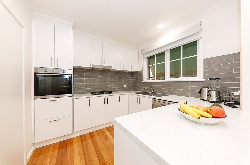 2/102 Broughton Road, Surrey Hills image 4