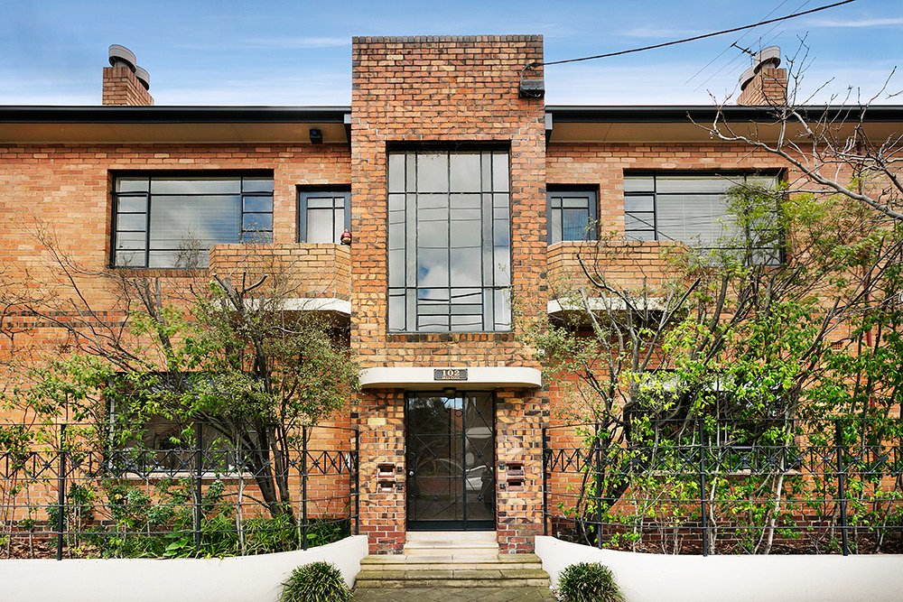 2/102 Milton Street, Elwood image 1