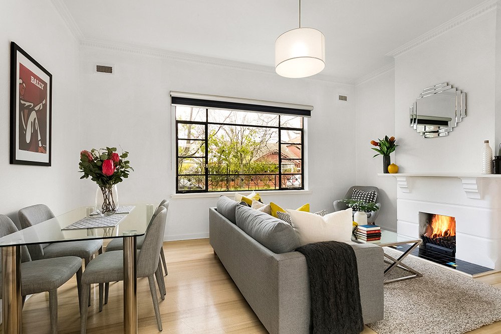 2/102 Milton Street, Elwood image 2