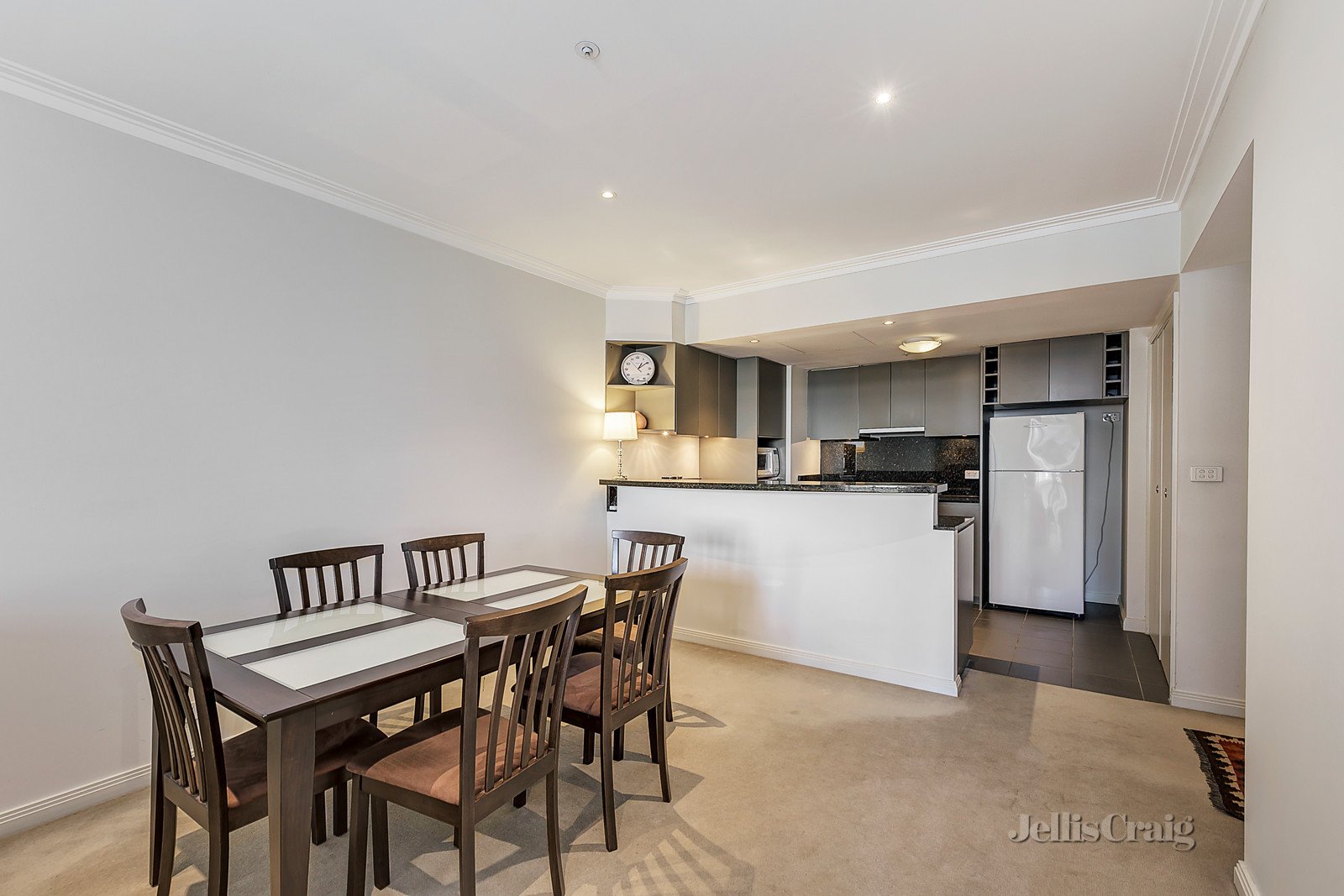 2102/222 Russell Street, Melbourne image 3