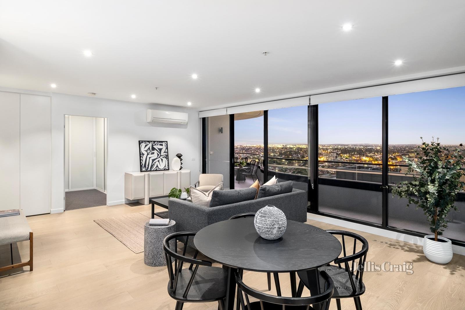 2102/40 Hall Street, Moonee Ponds image 2