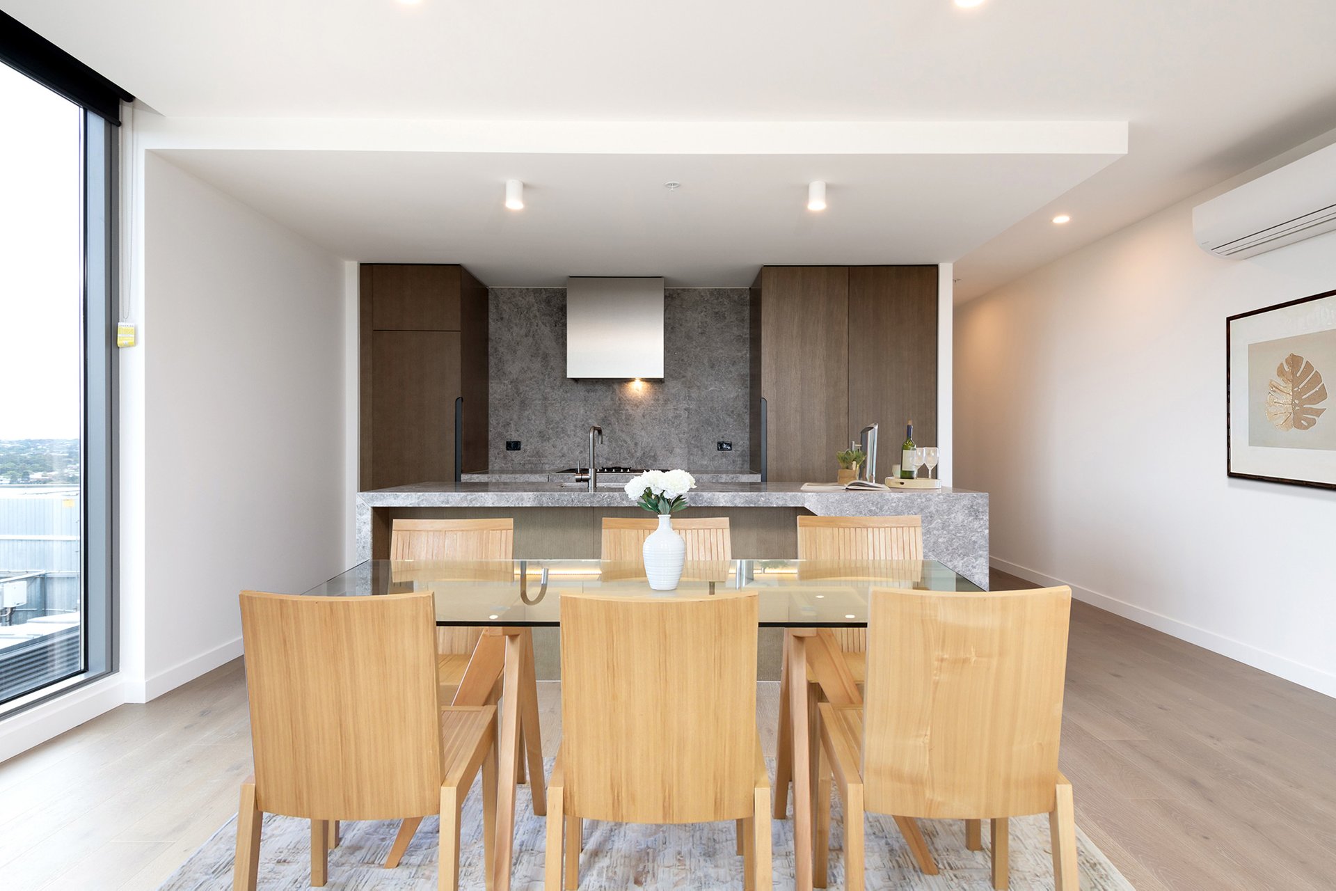 Property Gallery Thumbnail 3