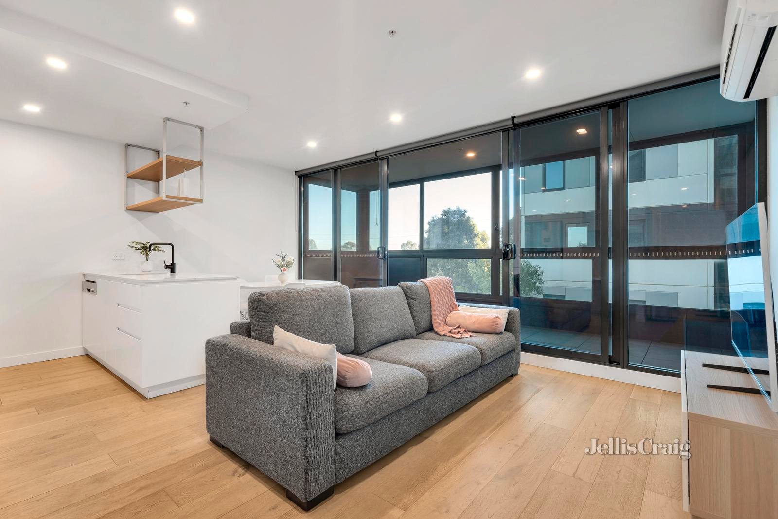 210/3 Olive York Way, Brunswick West image 5