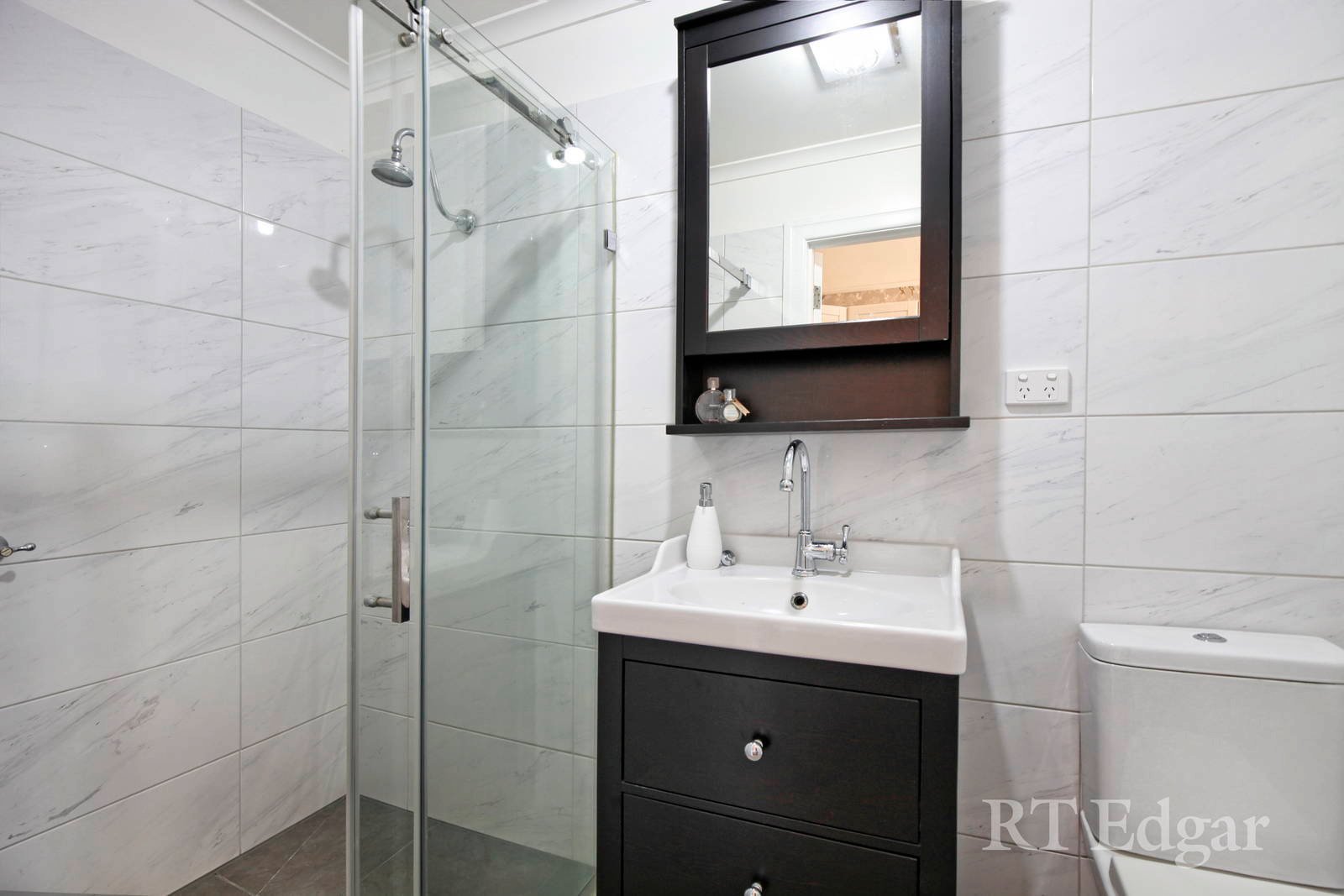 Property Gallery Thumbnail 6
