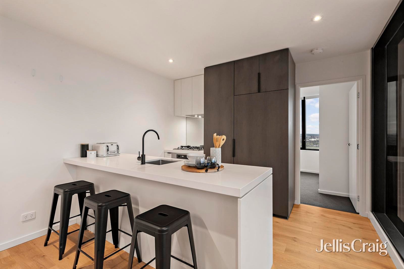 2103/5 Joseph Road, Footscray image 3