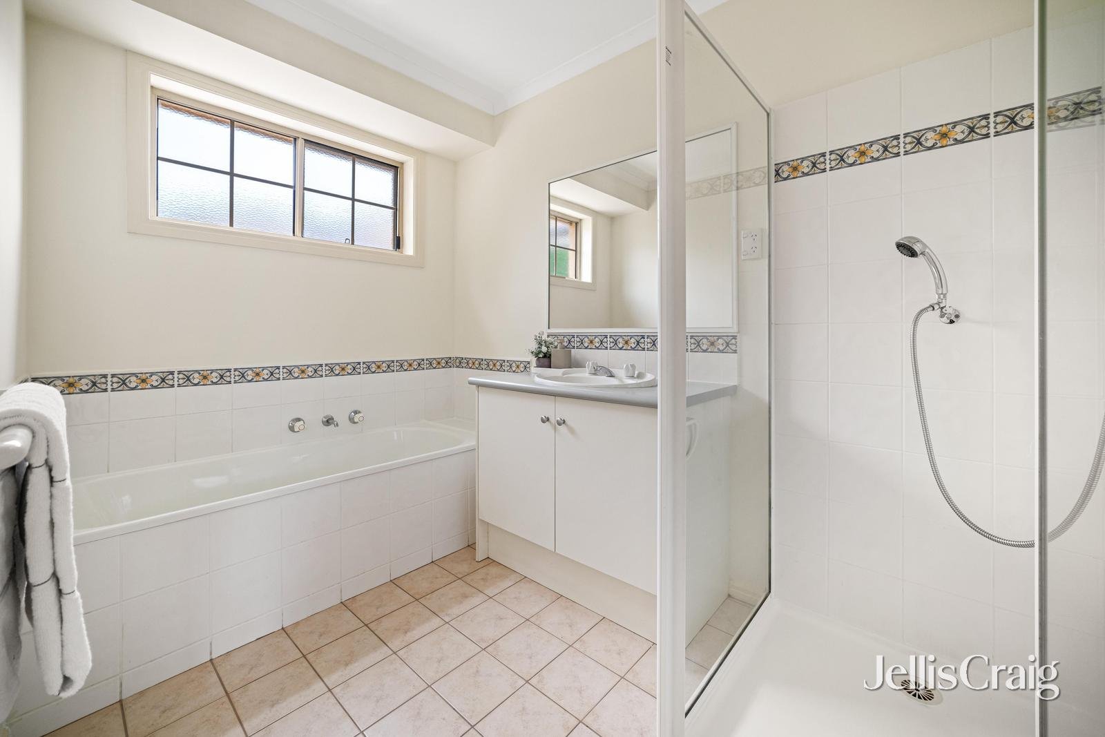 2/104 Chute Street, Mordialloc image 10