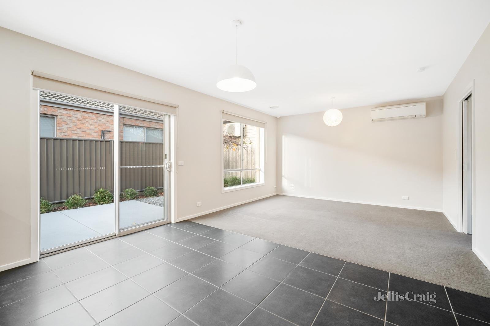 2/104 Cooke Street, Redan image 4