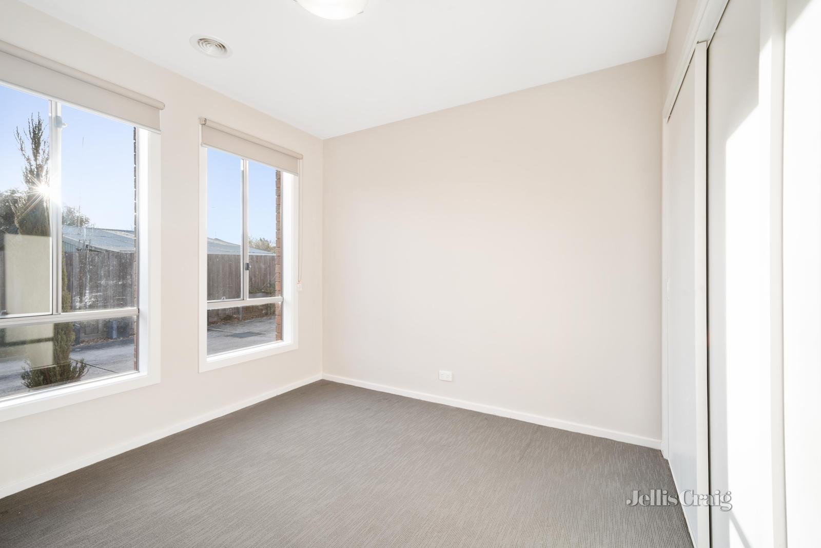 2/104 Cooke Street, Redan image 8