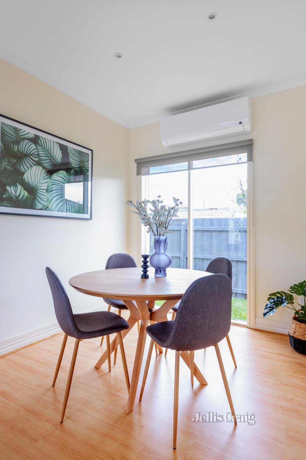 2/104 Parkmore Road, Bentleigh East image 6