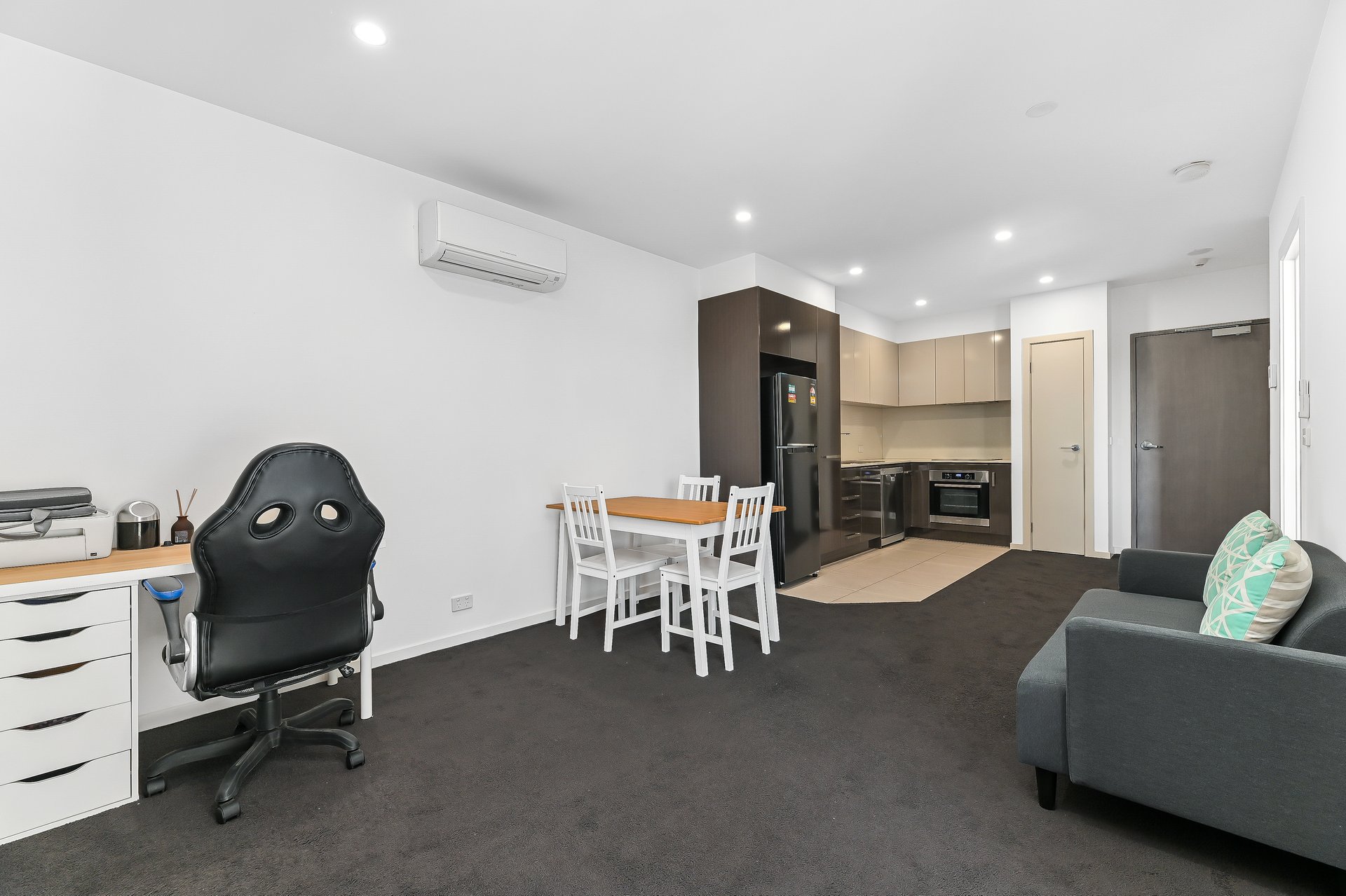 210/416-420 Ferntree Gully Road, Notting Hill image 3