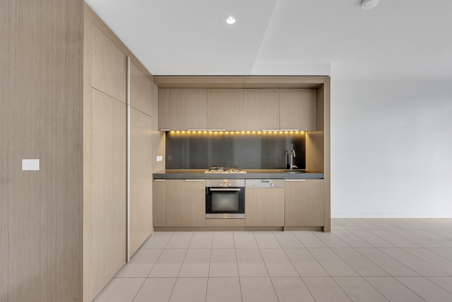 2104 / 50 Albert Road South Melbourne