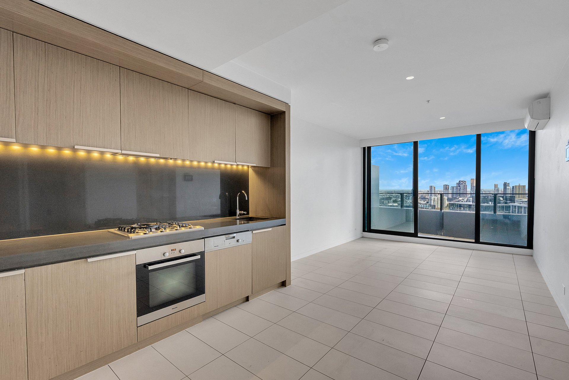 2104 / 50 Albert Road South Melbourne