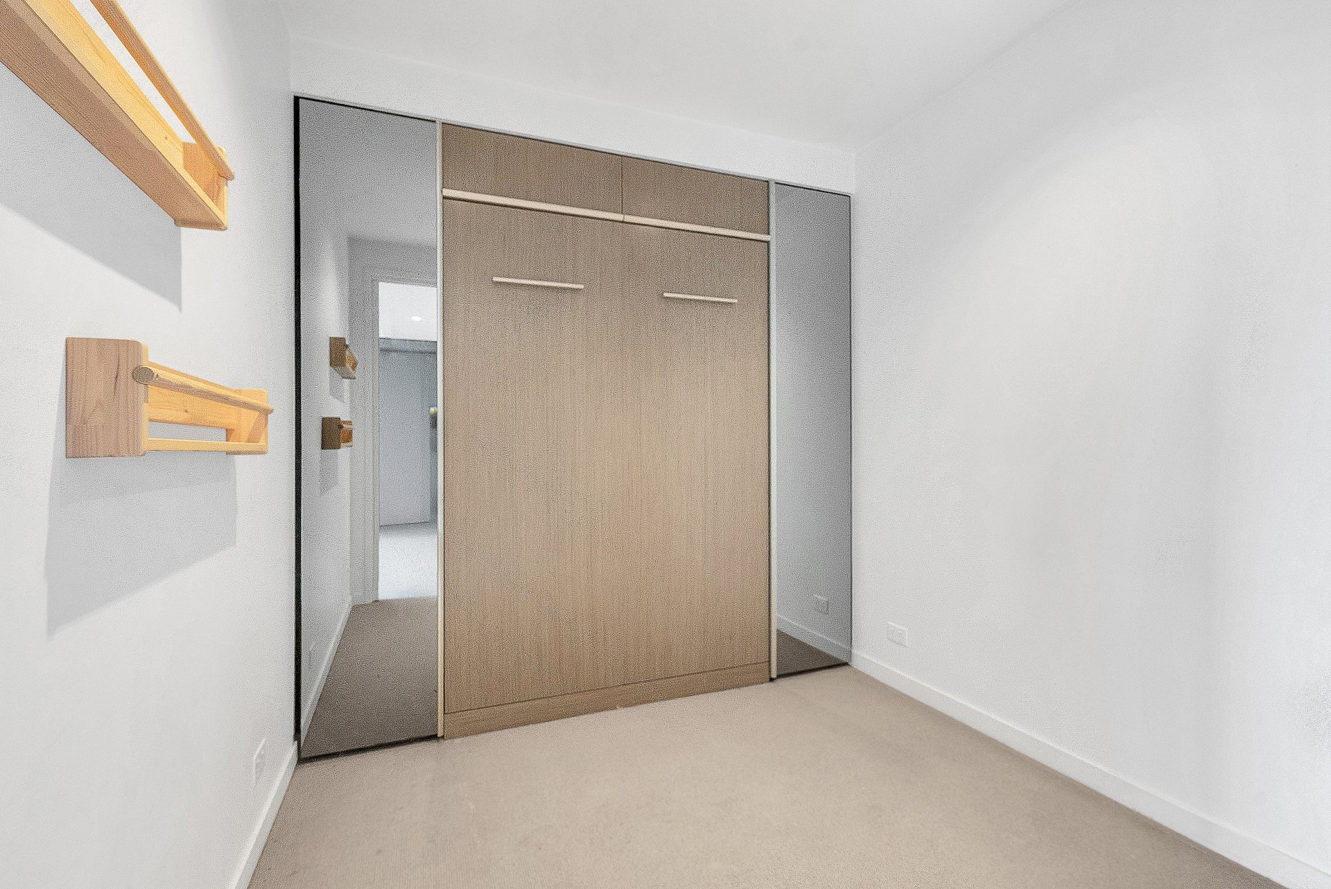 2104 / 50 Albert Road South Melbourne