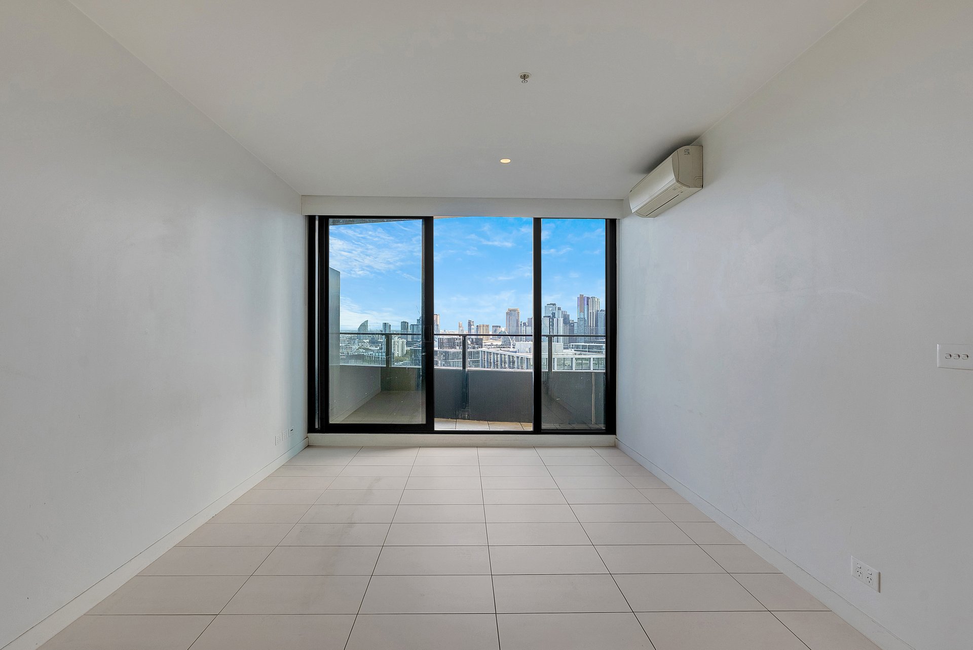 2104 / 50 Albert Road South Melbourne