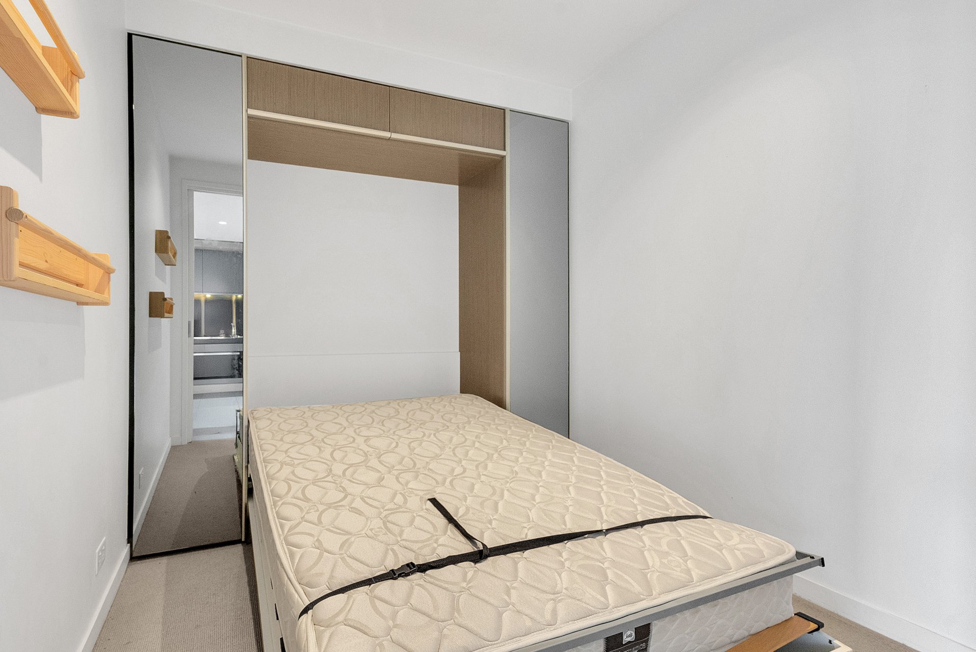 2104 / 50 Albert Road South Melbourne