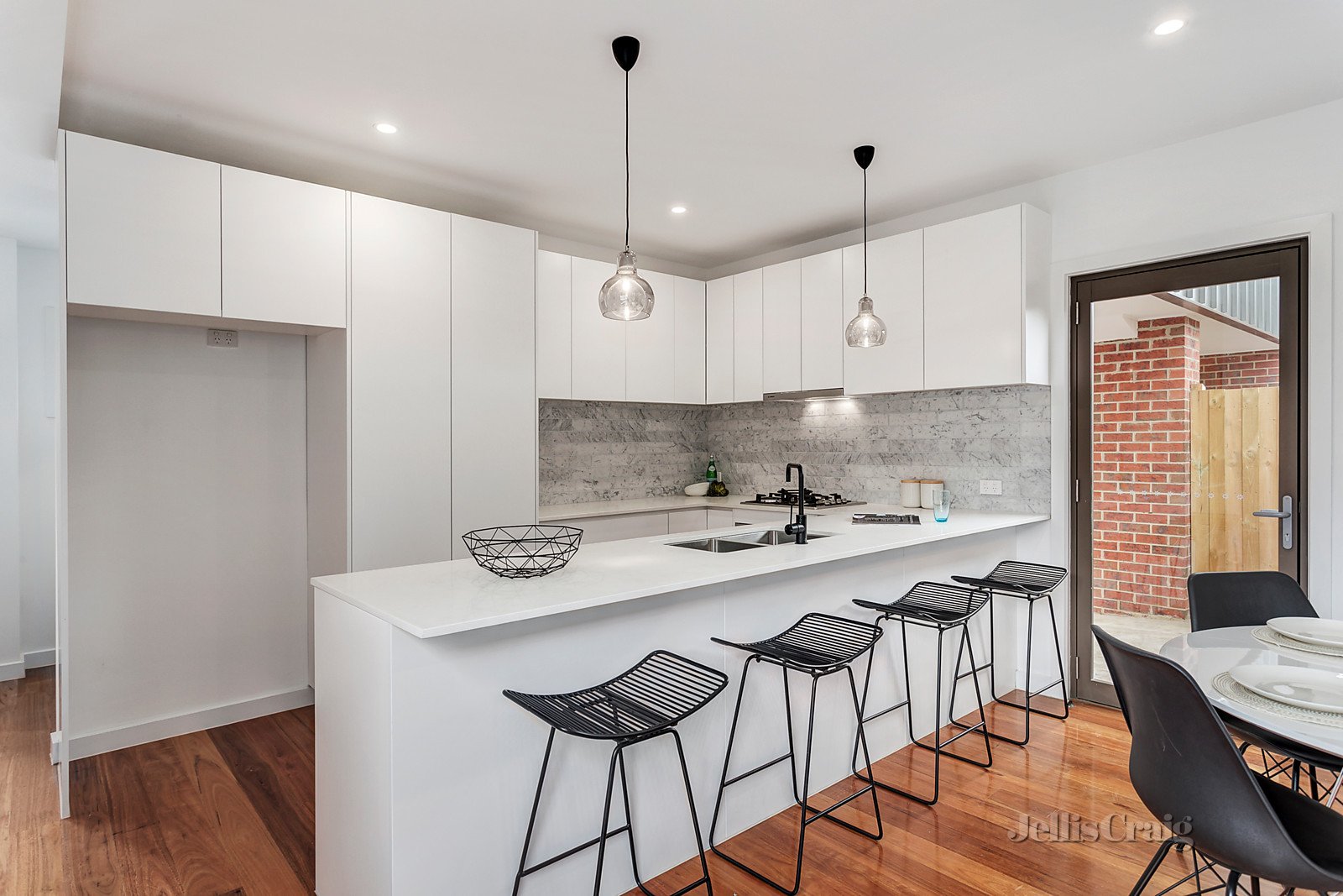 2/105 Arthurton Road, Northcote image 5