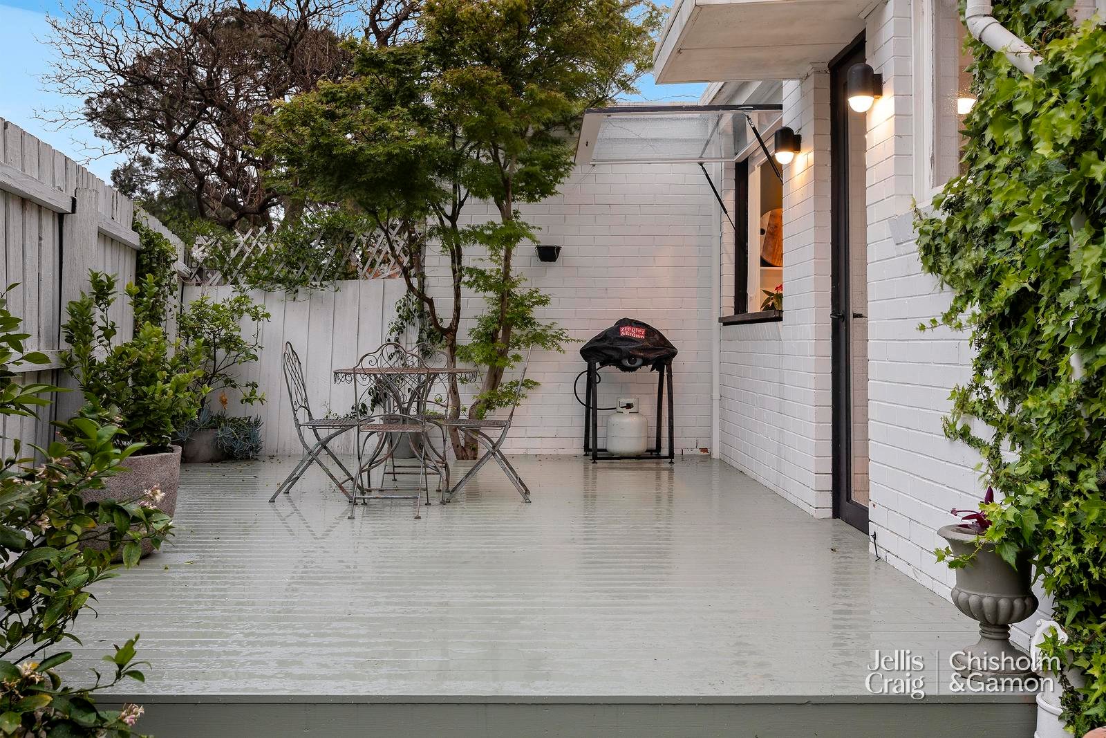 2/105 Cochrane Street, Brighton image 3