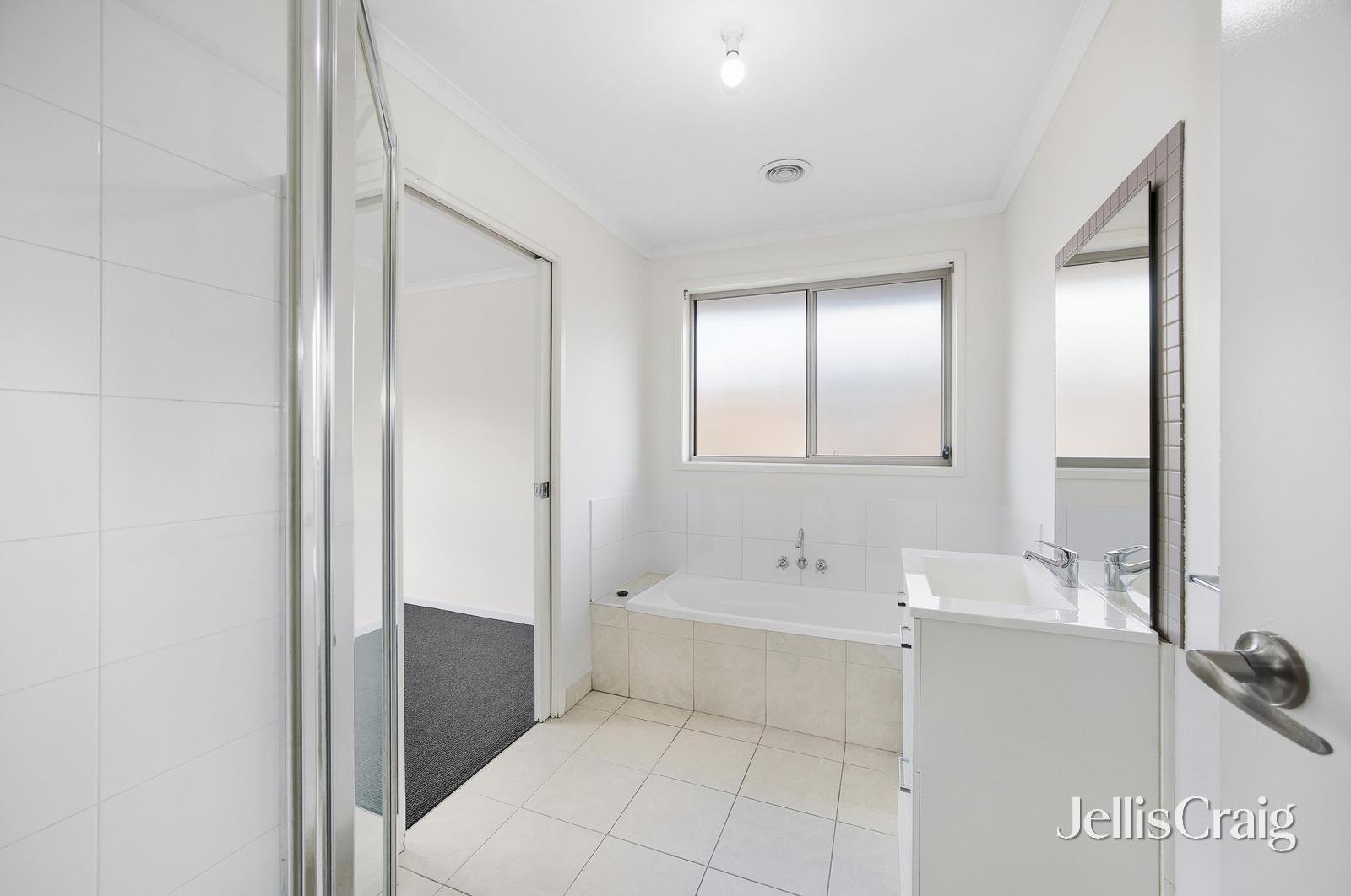2/105 Yarrowee Street, Sebastopol image 6