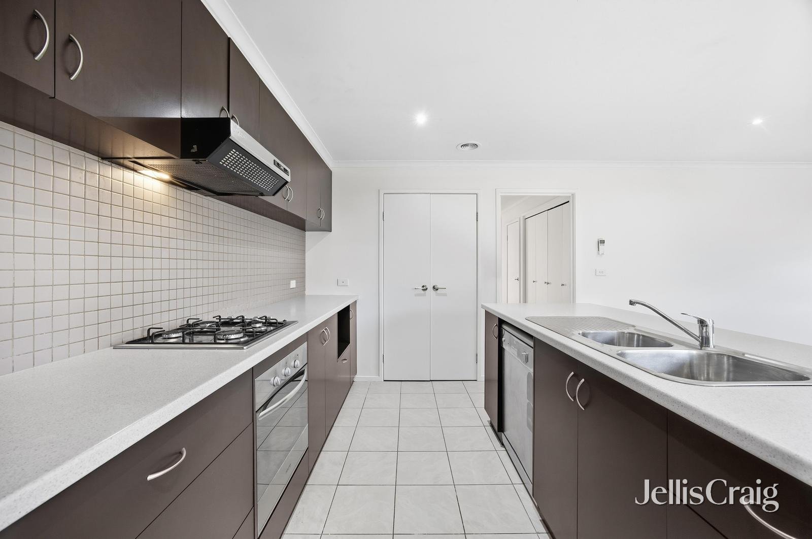 2/105 Yarrowee Street, Sebastopol image 3