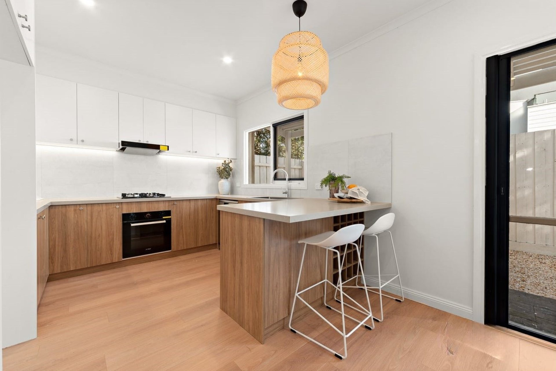 2/1053 Doncaster Road, Doncaster East image 3