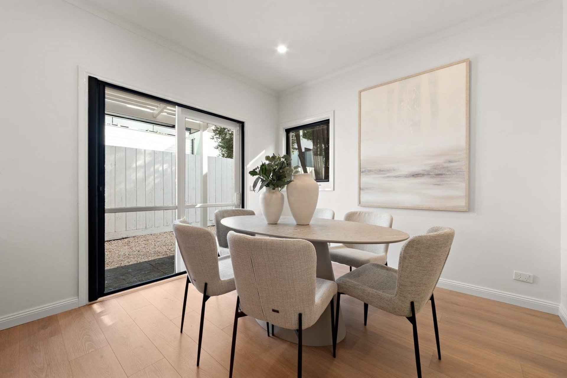 2/1053 Doncaster Road, Doncaster East image 4