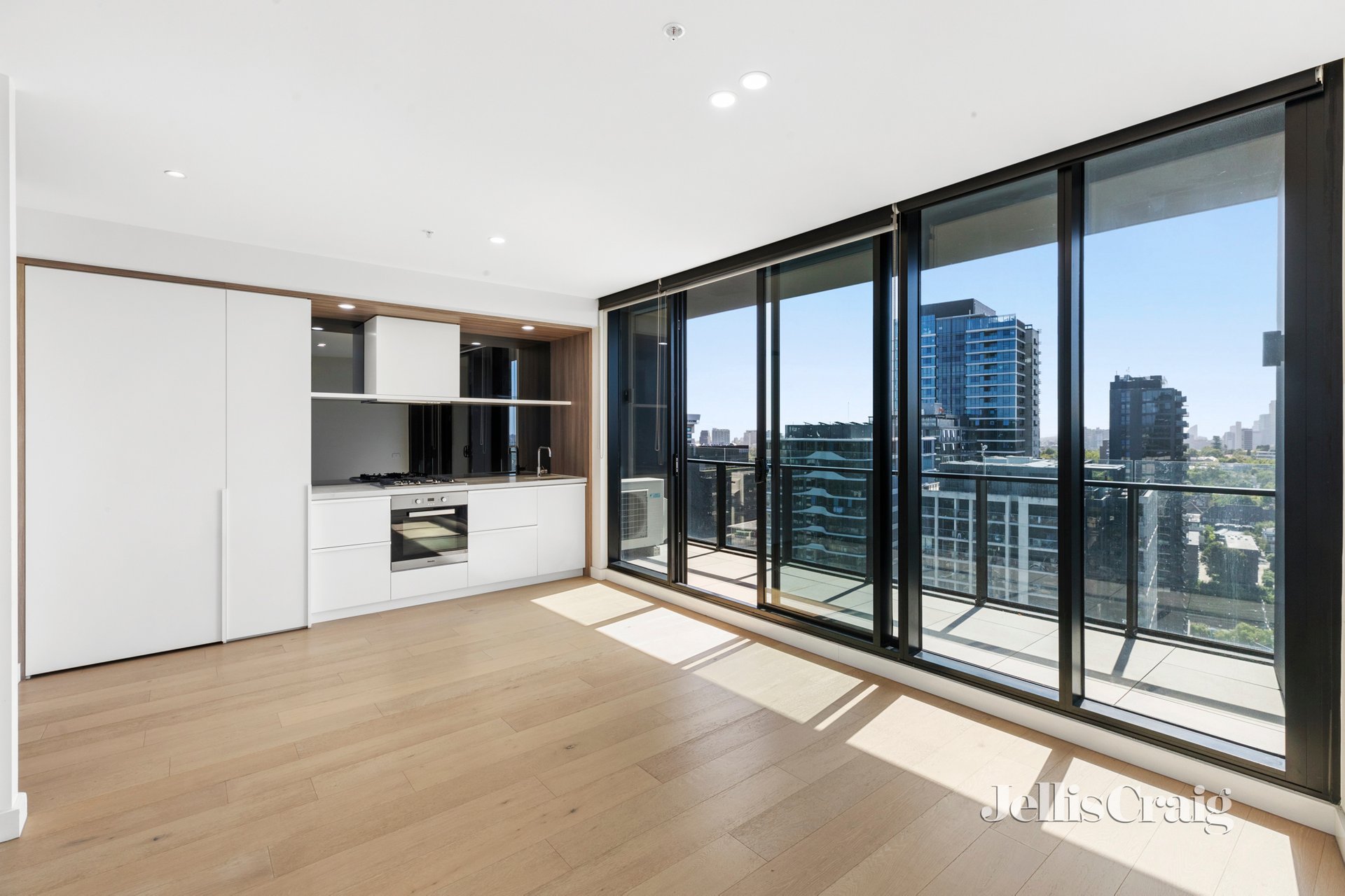 2105/661 Chapel St, South&nbsp;Yarra image 2