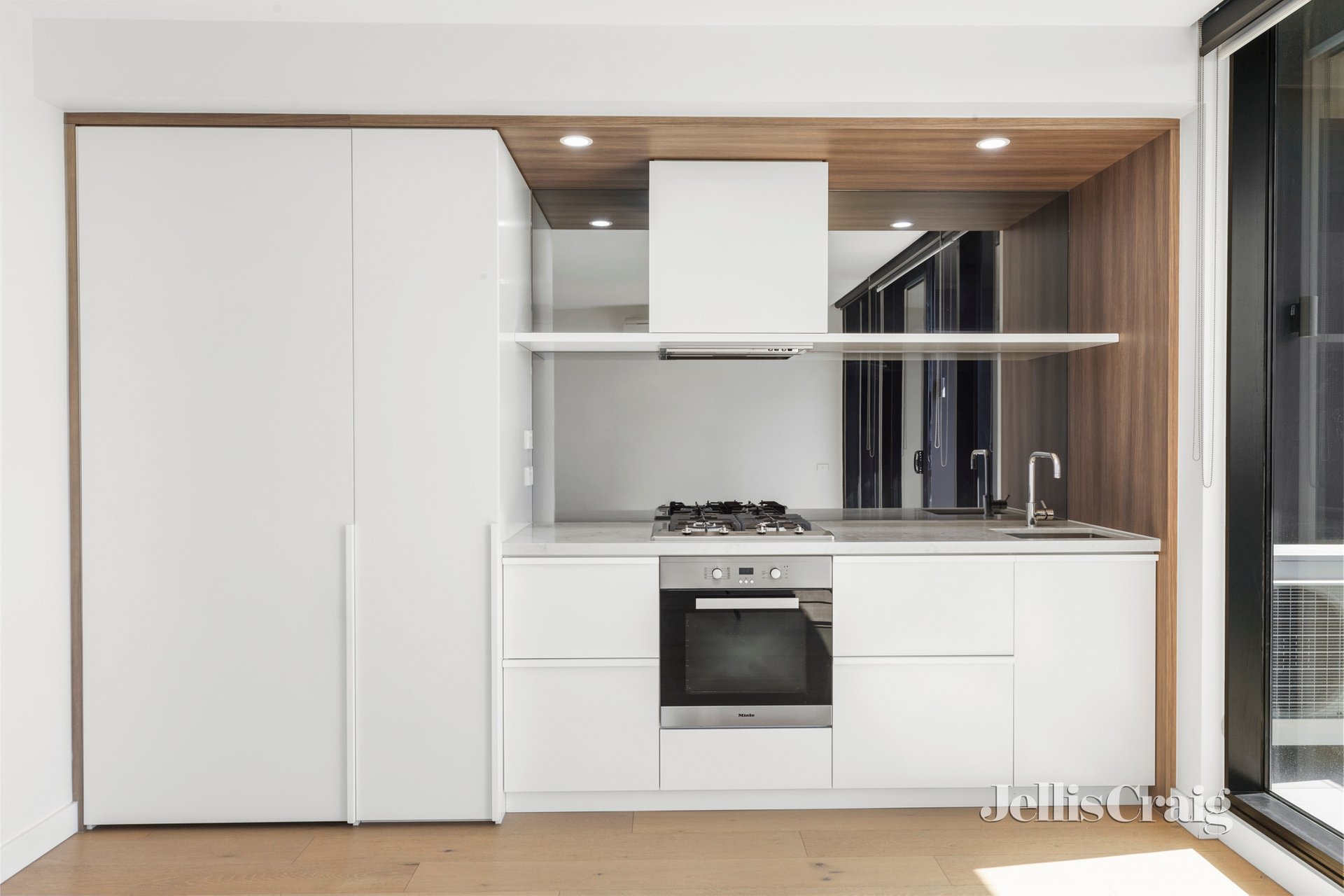 2105/661 Chapel St, South&nbsp;Yarra image 3