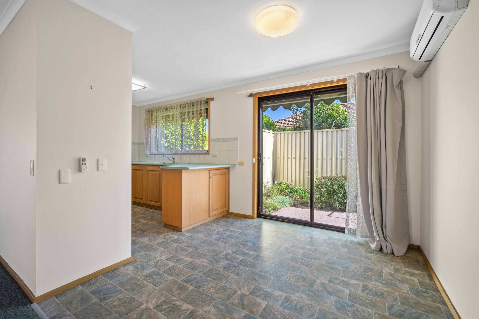 2/106 Cuthberts Road, Alfredton image 2