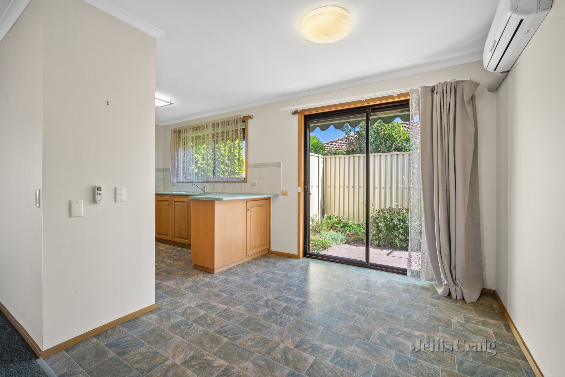 2/106 Cuthberts Road, Alfredton image 4