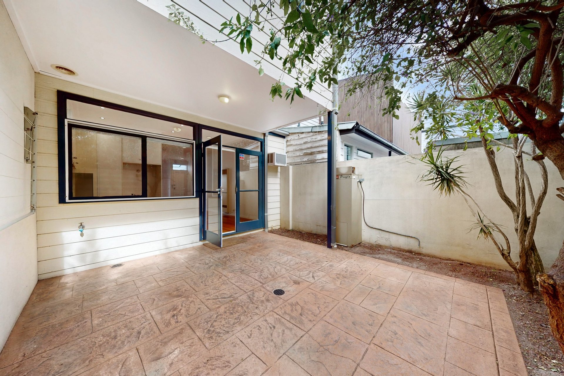 2/106 Graham Street, Port Melbourne image 5