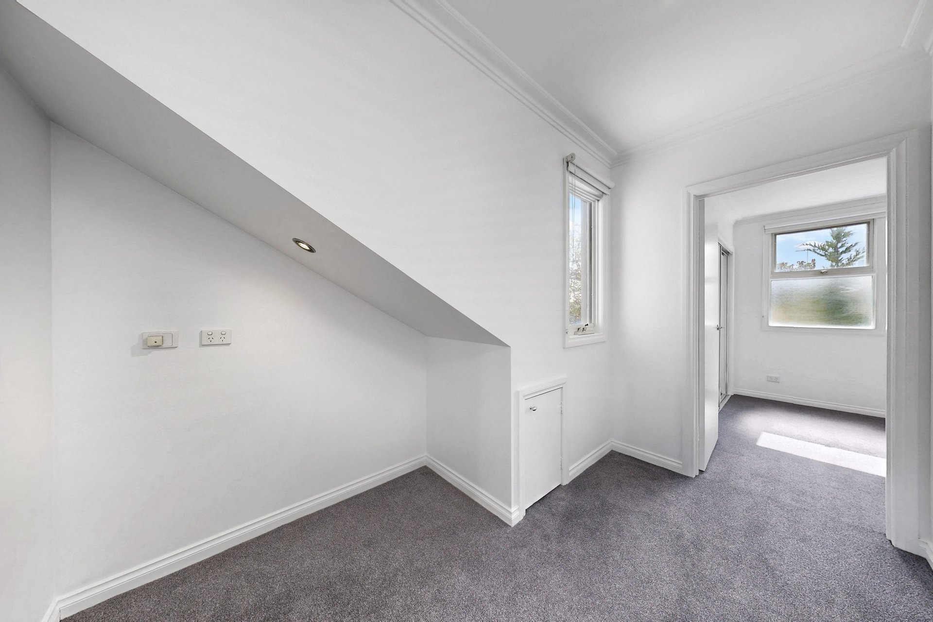 2/106 Graham Street, Port Melbourne image 9
