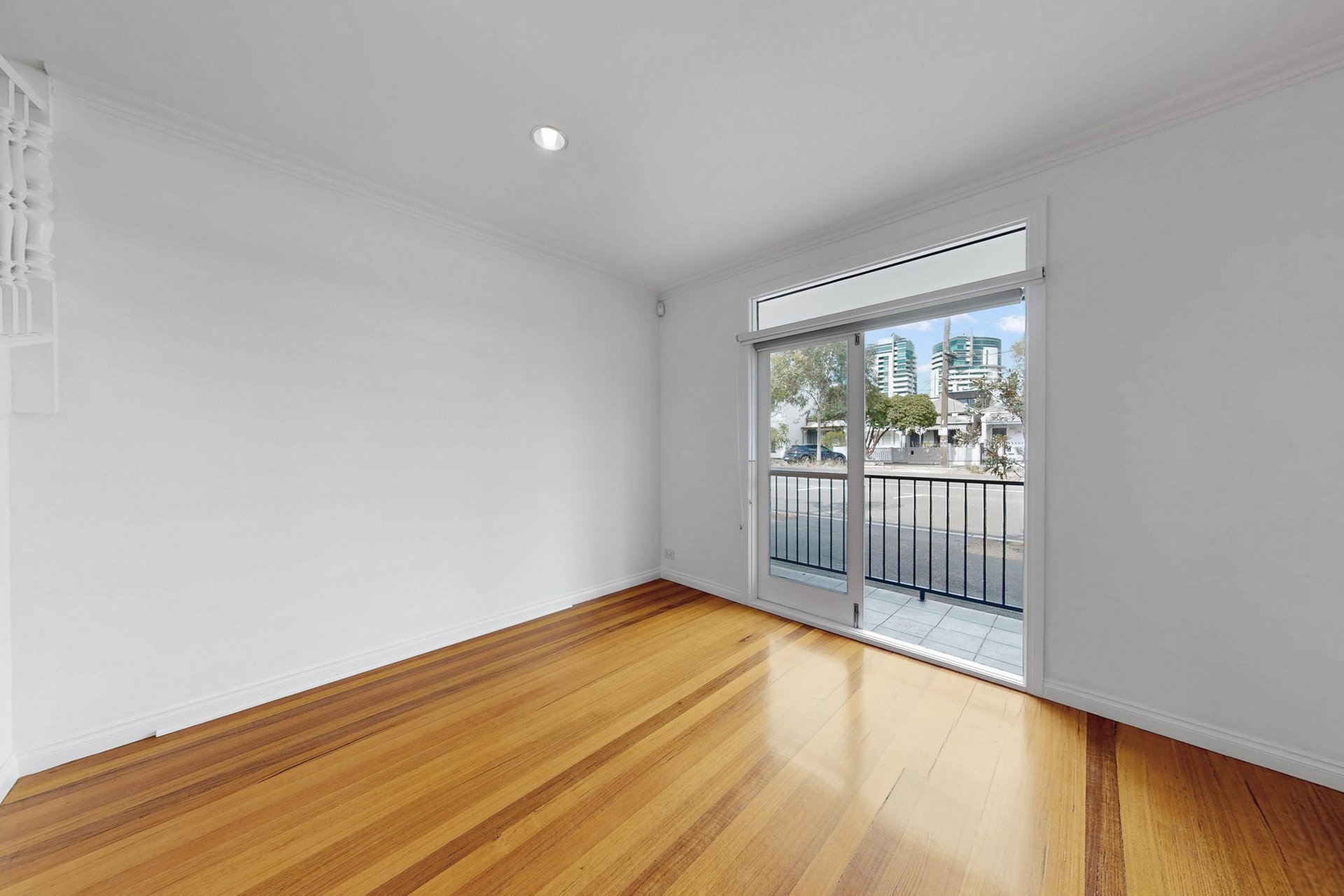 2/106 Graham Street, Port Melbourne image 3