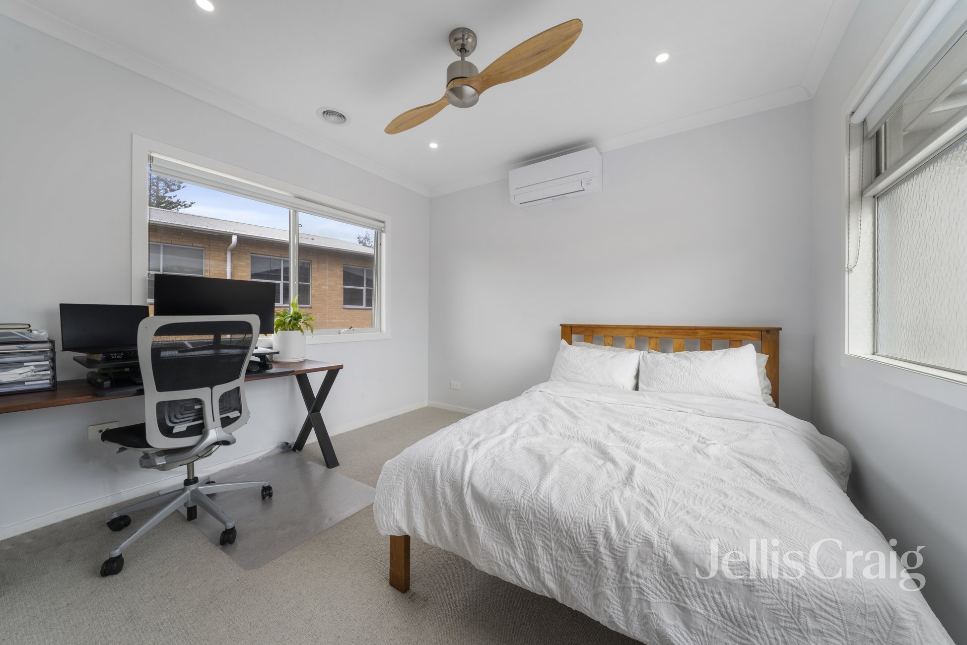 2/106 Station Street, Aspendale image 5