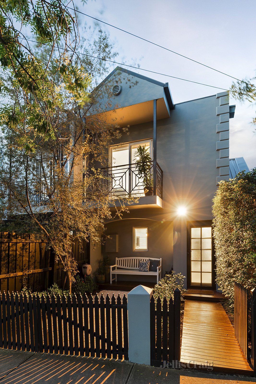 2/107 South Crescent, Northcote image 2