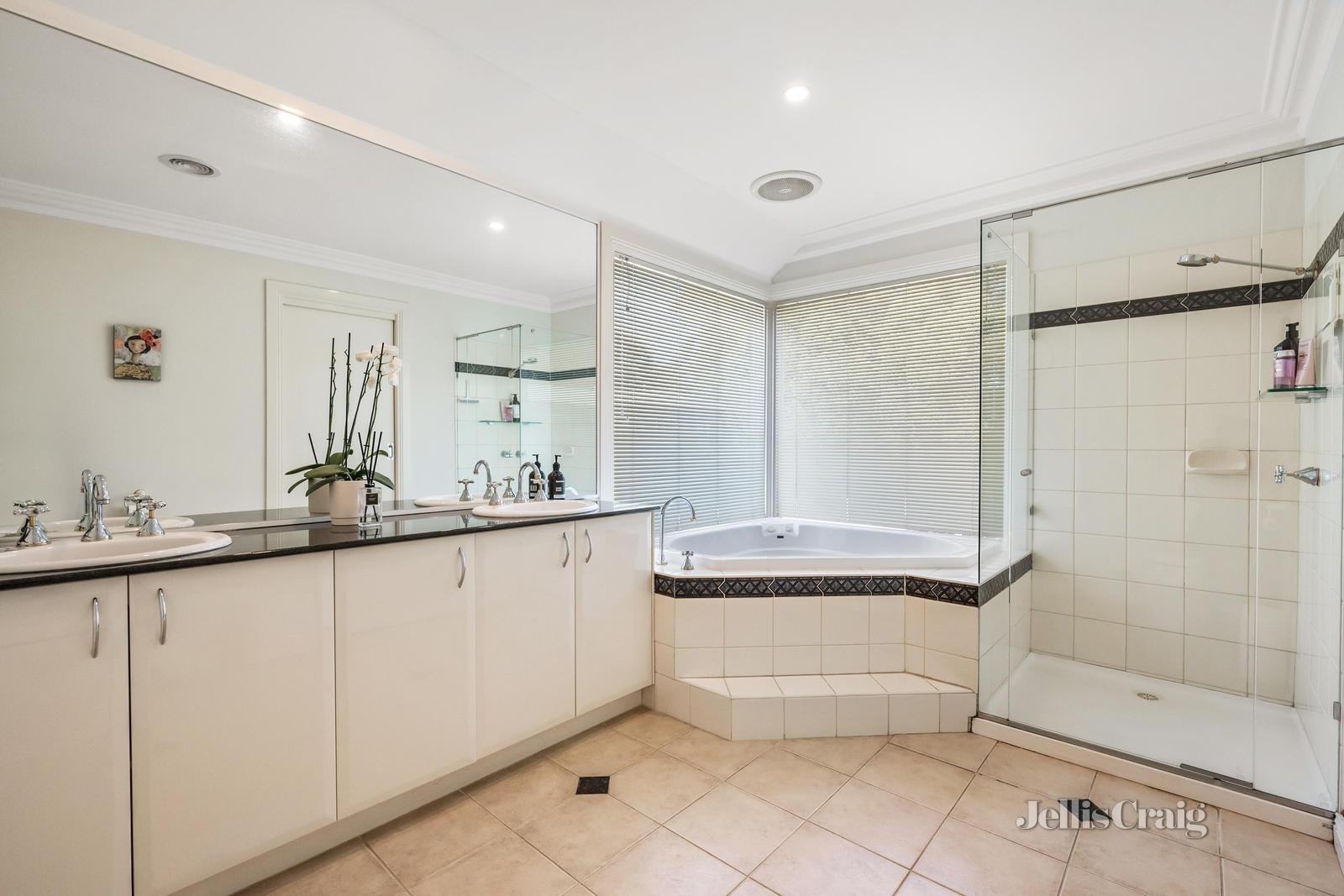2/107 Wattle Valley Road, Camberwell image 8