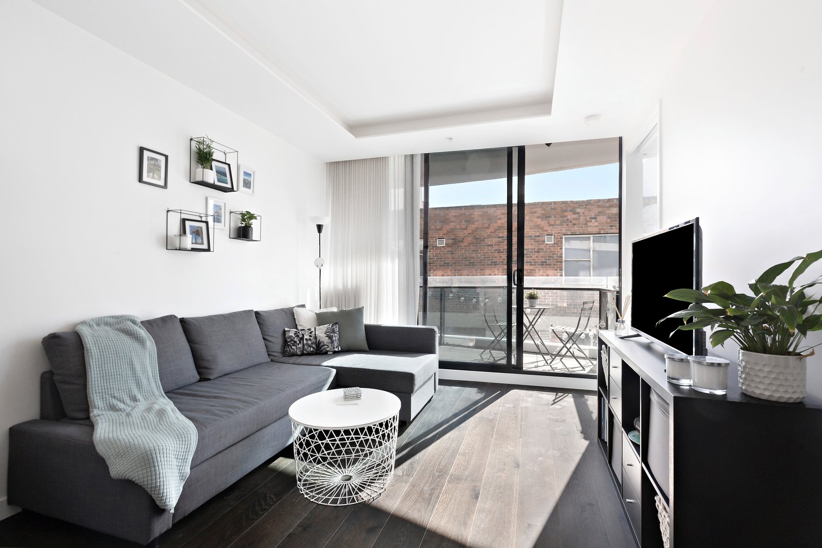 Property Gallery - Main Image